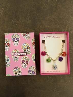 NWT Betsey Johnson Sugar Skull Floral Charm Necklace Gold Tone Multicolor